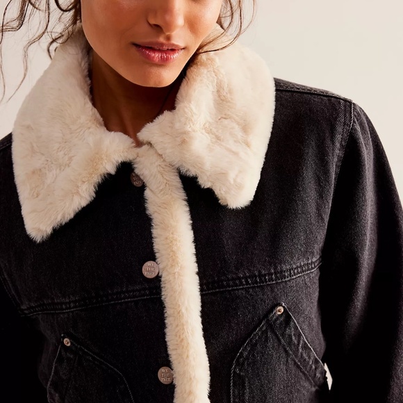 NWOT Tia Cozy Denim Jacket - Picture 2 of 11